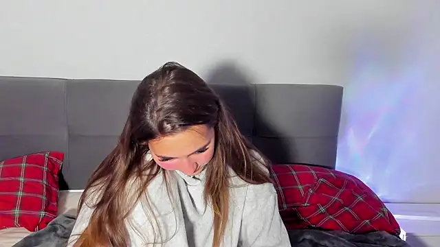 emma77_'s cam snapshot