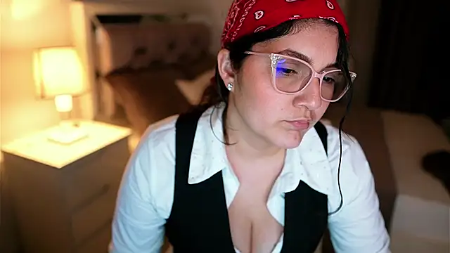 Camilaa_bueno's cam snapshot