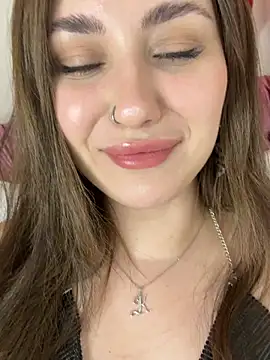 KiraBarlows live sex cam