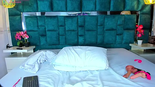 valtira_nova live sex cam