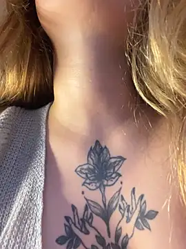 SweetJennaa live sex cam