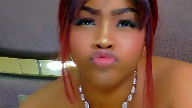 TianahGlow live sex cam