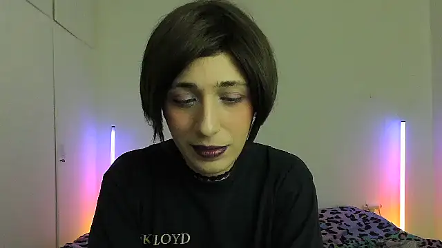 HoneyValentine live sex cam