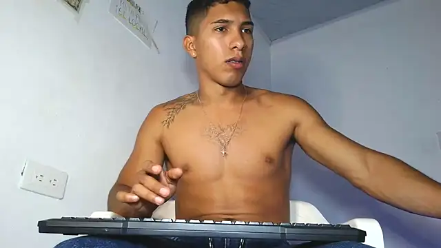 maximo_vega_newv live sex cam