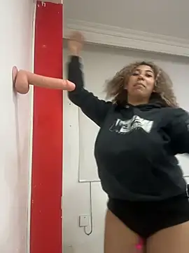 lauraltt live sex cam