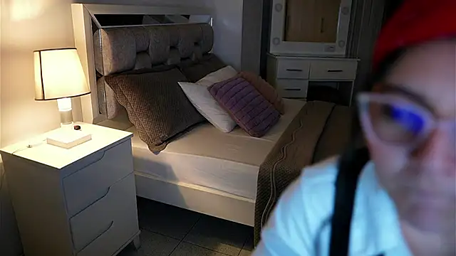 Camilaa_bueno's cam snapshot