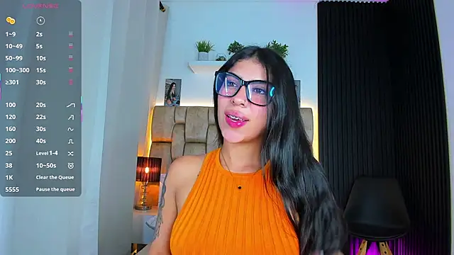 little_sophie18's cam snapshot