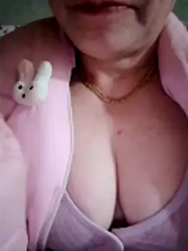 small-house123's cam snapshot