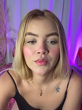 Miaa_rosses3's cam snapshot