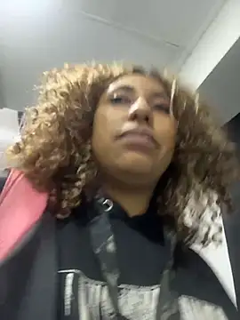 lauraltt live sex cam