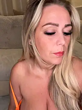 Blonde_Bridget's cam snapshot