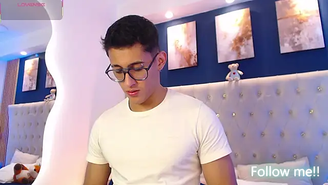 SalvadorFit live sex cam