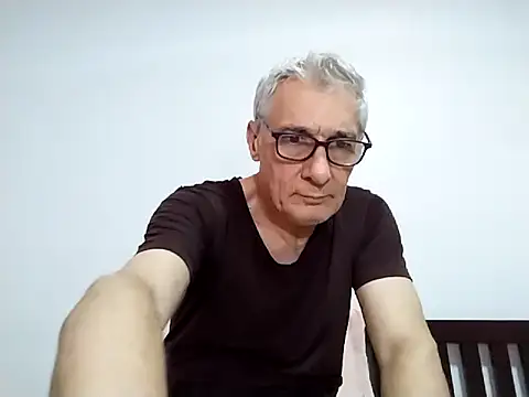 BIGUNCUTHARDCOCK live sex cam