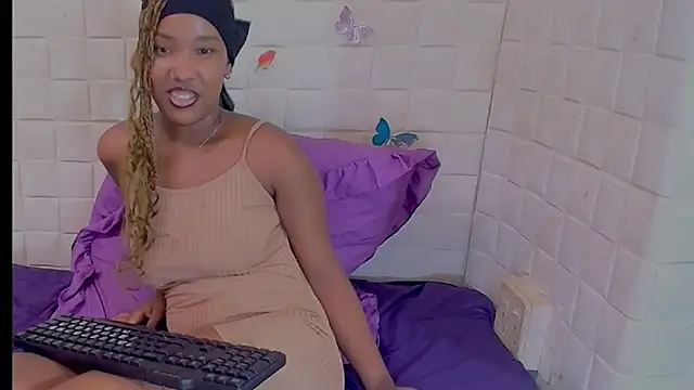 EroticSexyPrada live sex cam