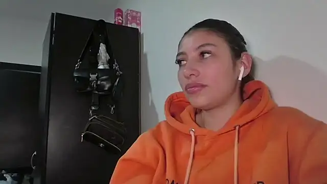 AliceTeenager___'s cam snapshot