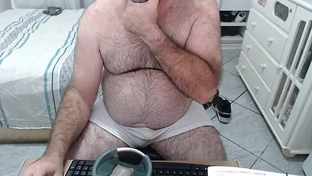 MysterBearMG live sex cam