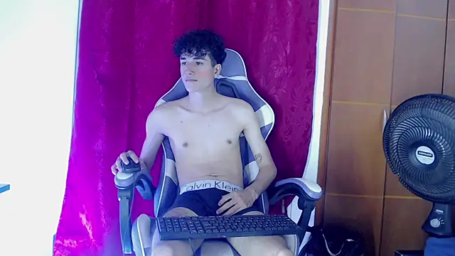 Johnny_cagee_ live sex cam