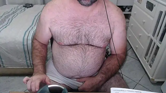 MysterBearMG live sex cam