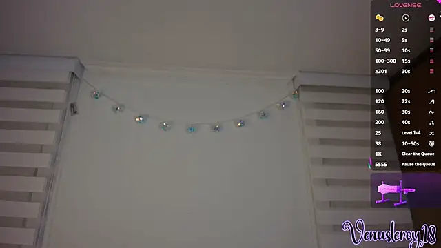 venusleroy_'s cam snapshot