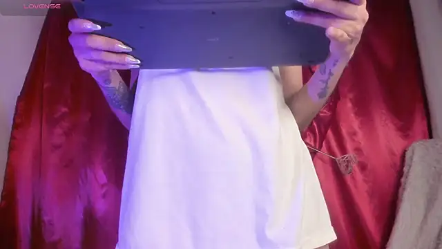 Luna-Chann's cam snapshot