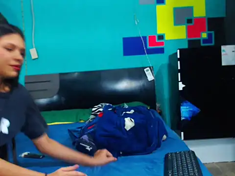 analyn-2027 live sex cam