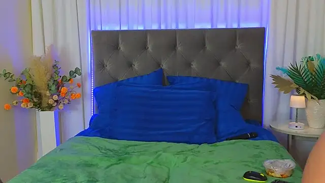 Ariana_Petite live sex cam