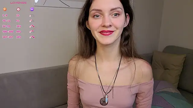 LauraYoungg live sex cam