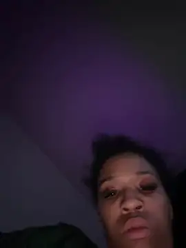 YeahhhitsBreezy live sex cam