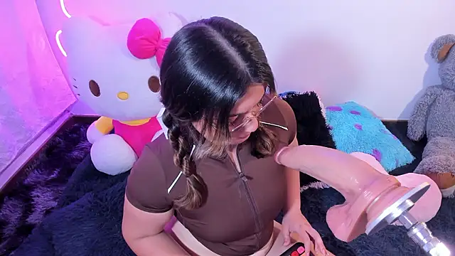 CassieBigass_ live sex cam