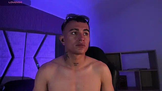 LiamDeep live sex cam
