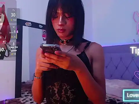 moonlyvelvet live sex cam