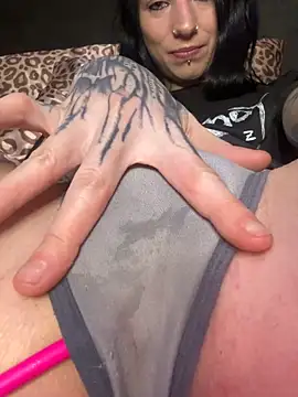 MissMidnightUK's cam snapshot