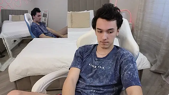 MoonlinSkinn live sex cam