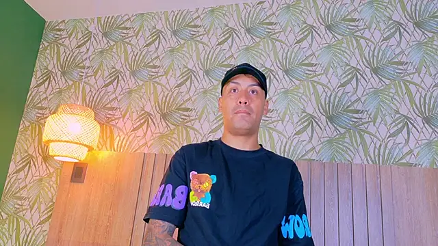 TommyBlue_ live sex cam