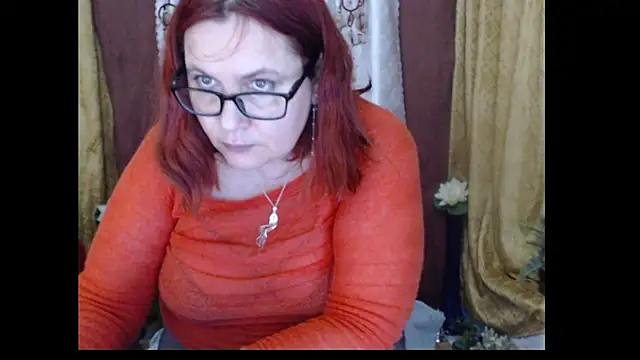 PlayfullMature's cam snapshot