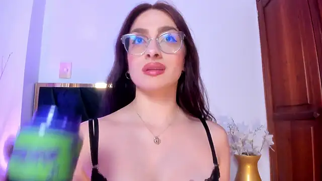 AndraCyruss's cam snapshot