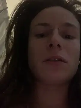 GoldenPussy1329's cam snapshot