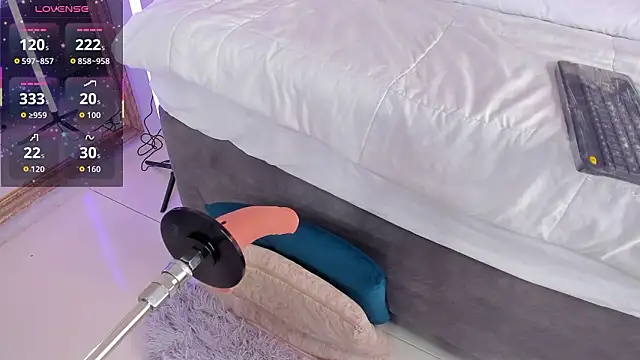 Jazmiinee's cam snapshot