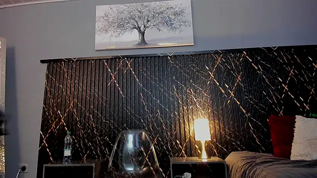 clara_heat's cam snapshot