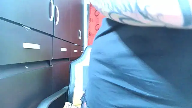 MaddyDirtySlave's cam snapshot