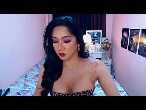 UrScreenGoddess live sex cam