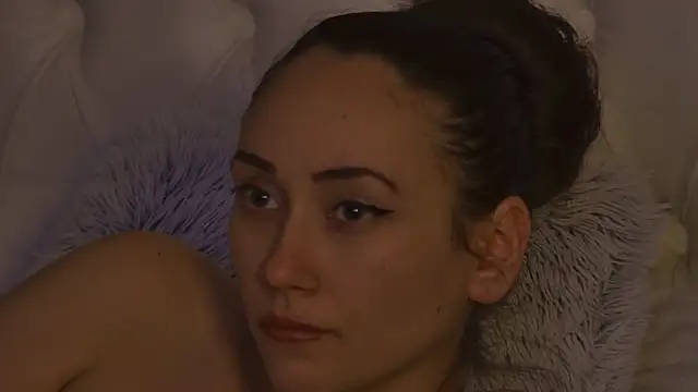 AliceMunro's cam snapshot