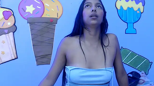 skinnysexzara18's cam snapshot