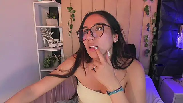 Bonnali_lune's cam snapshot