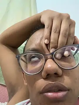 Curly_lily live sex cam