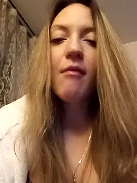 KattyLuuu's cam snapshot