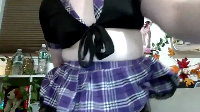 AverageRose's cam snapshot