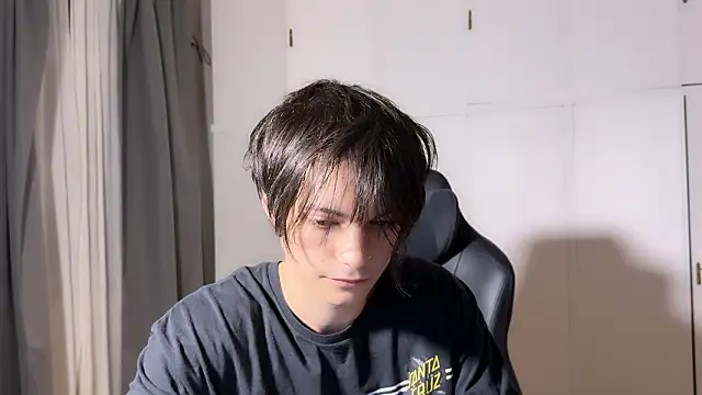 SasukeUhchiaa live sex cam