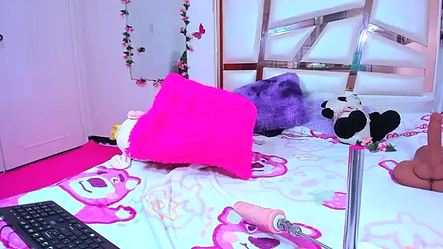 perlabeautiful's cam snapshot