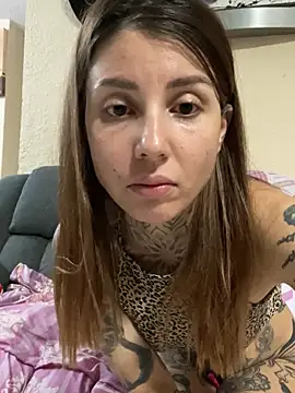 Izy_cute_ live sex cam